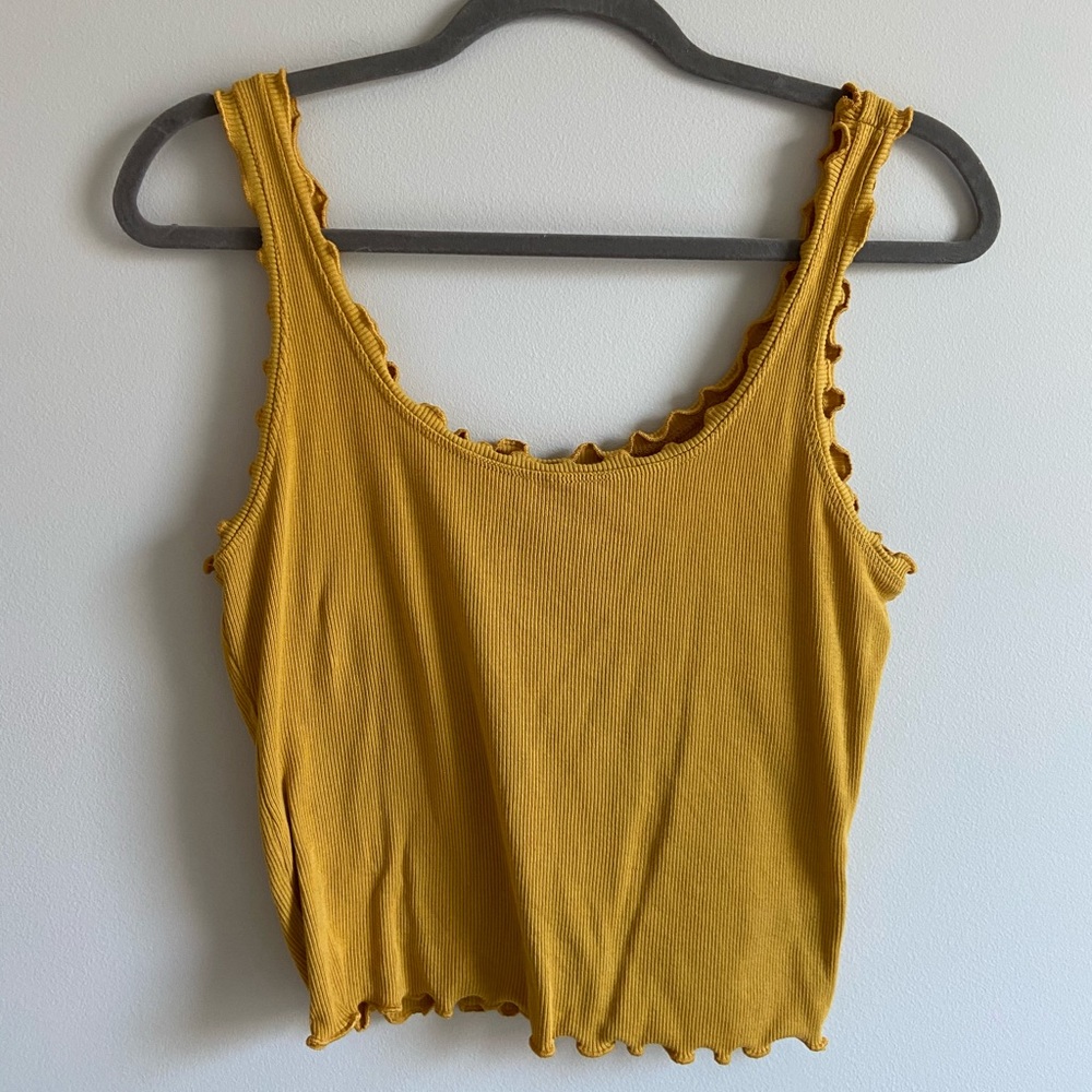Heart & Hips ruffle tank